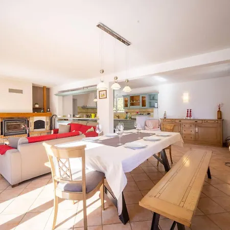 Ferienhaus Maison Pour 10 Pers. Proche Lac, Wifi, Garage Securise - Fr-1-695-26 Génos